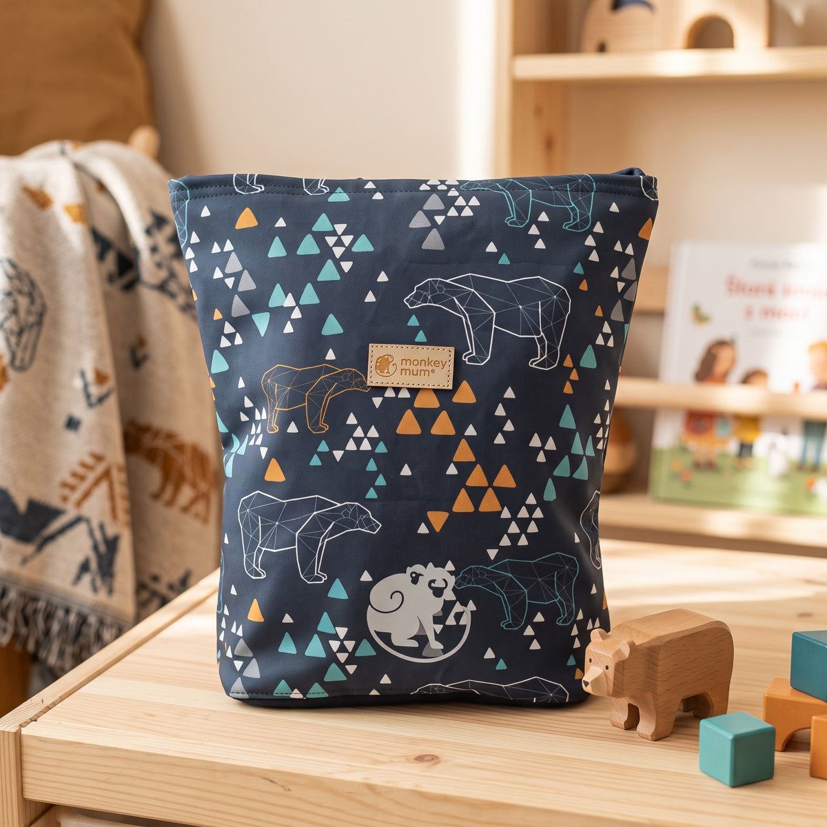 Mochila infantil softshell Monkey Mum® - Oso origami - Azul oscuro