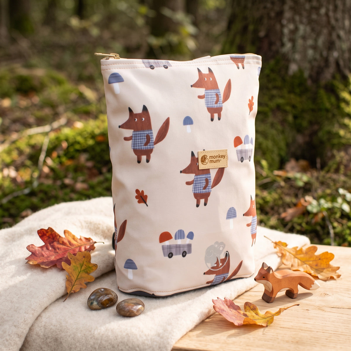 Mochilita softshell infantil Monkey Mum® - Zorros entre setas