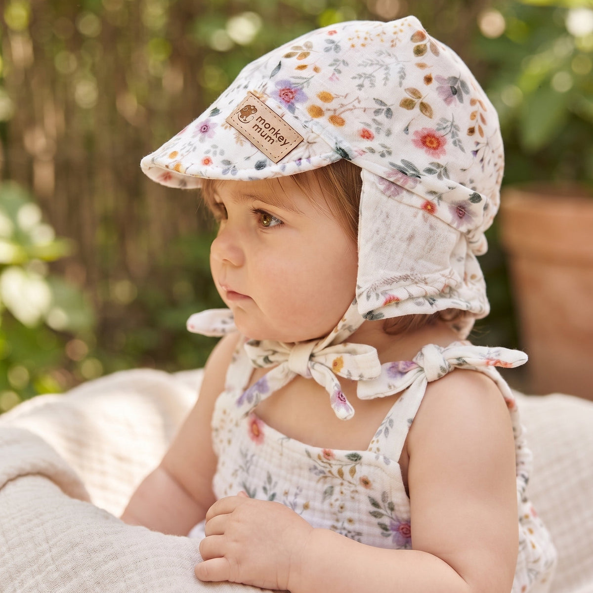 Pañuelo de muselina con visera Monkey Mum® - Pradera en flor
