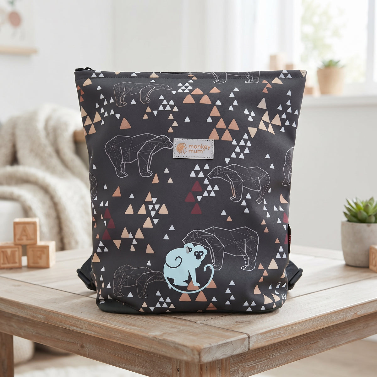 Mochila infantil softshell Monkey Mum® - Oso origami - Verde oscuro