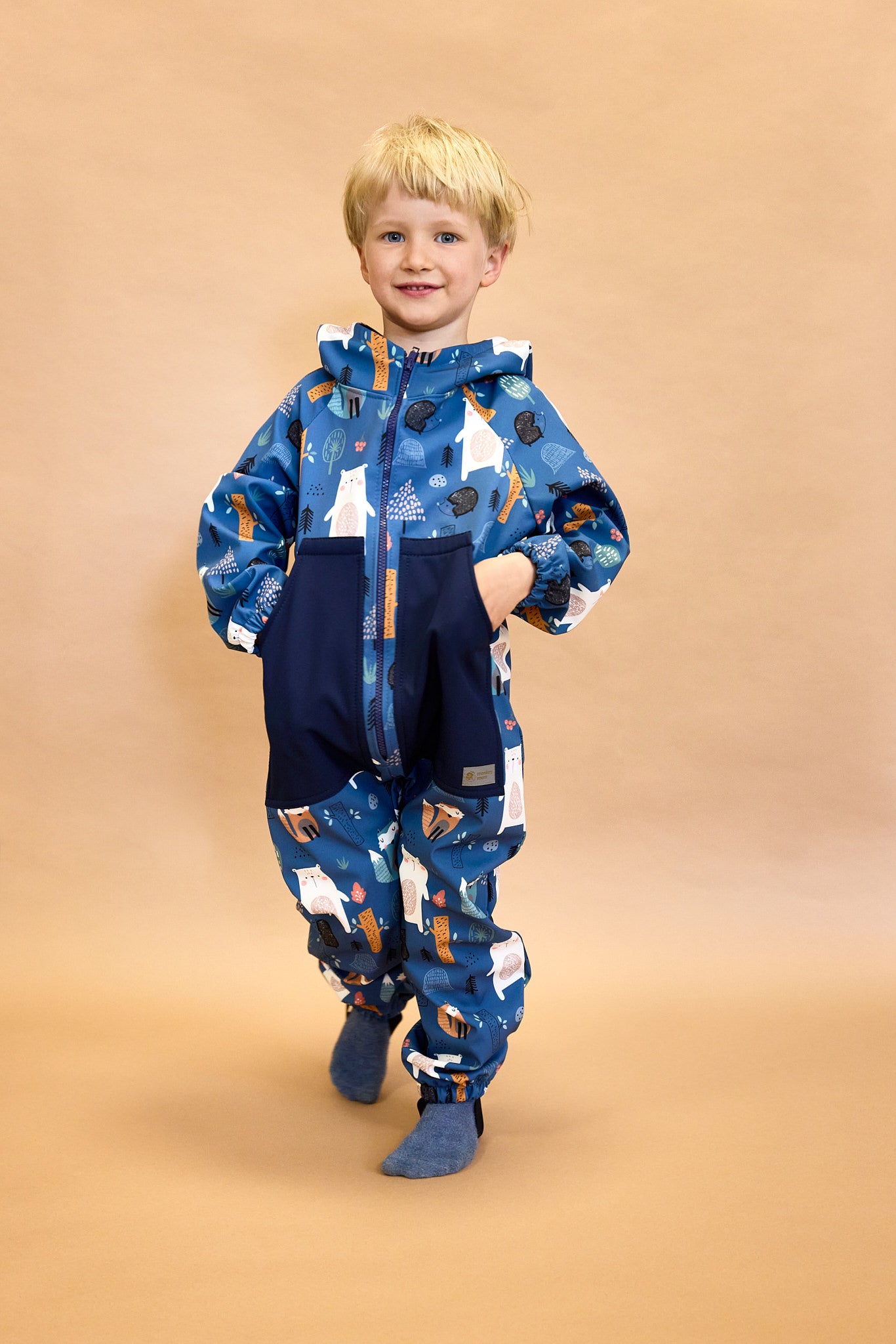 Monkey Mum® Mono infantil de invierno de softshell con borreguito - Caperucita granate en el bosque - talla 98/104, 110/116